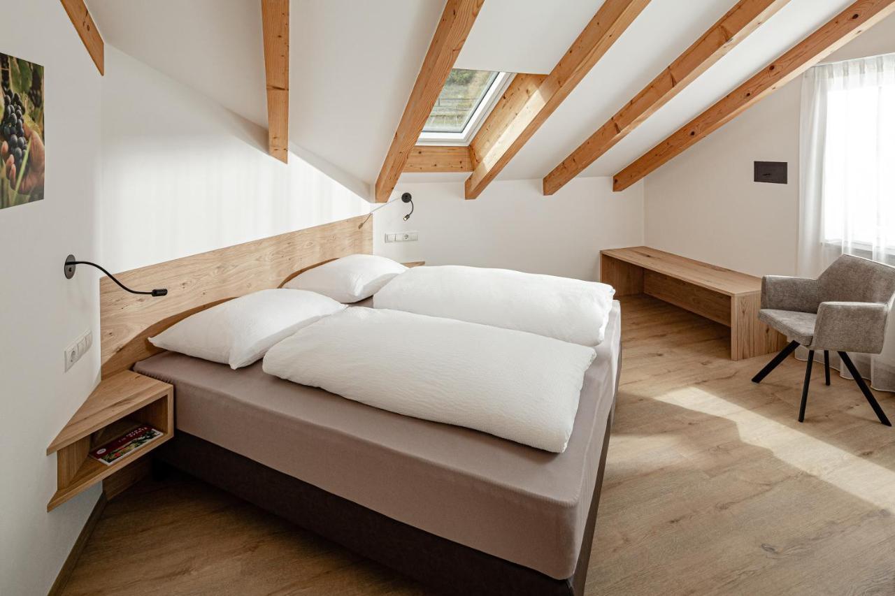 Praelatenhof Wine & Apartments Caldaro Luaran gambar