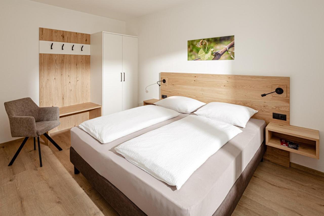 Praelatenhof Wine & Apartments Caldaro Luaran gambar